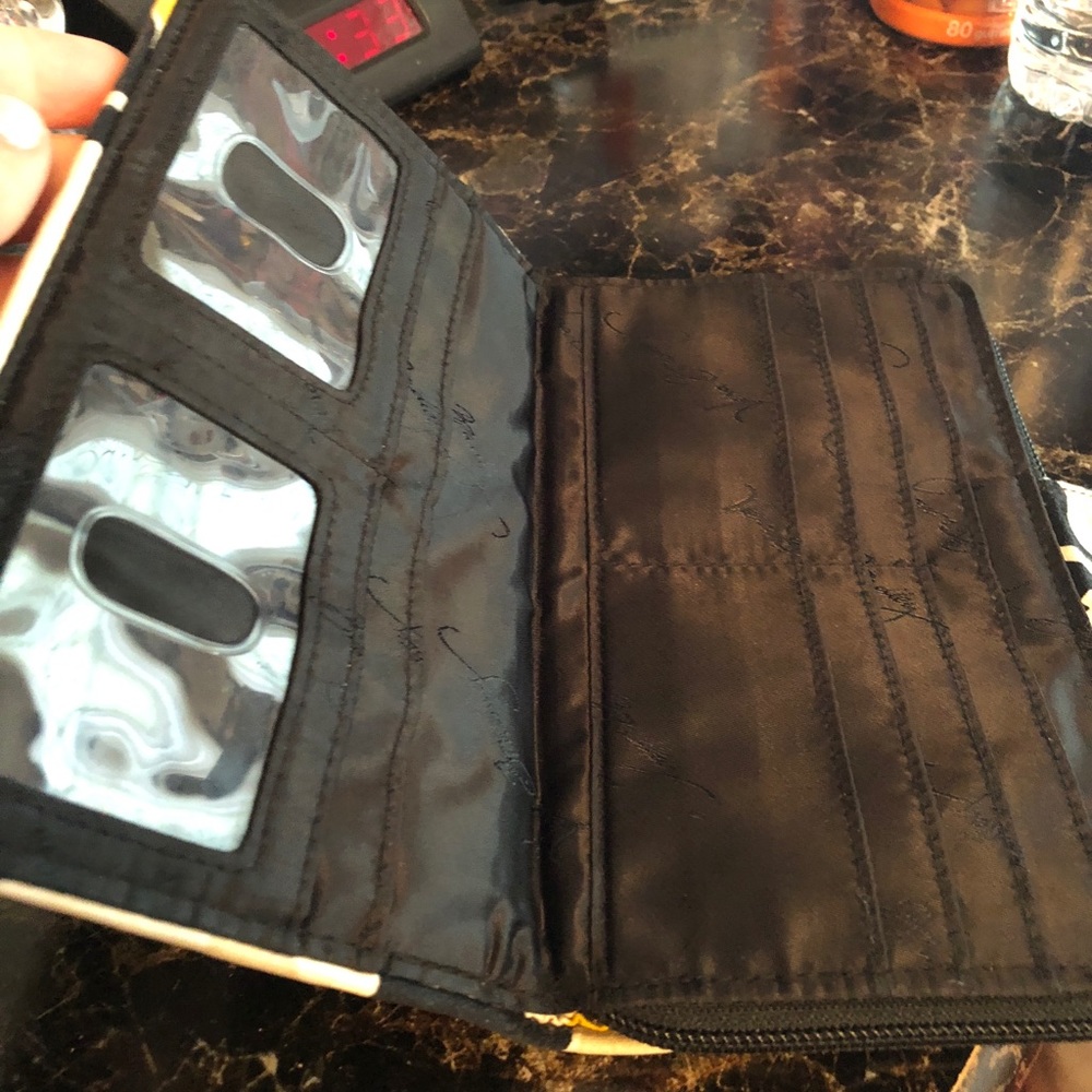 Beautiful wallet 🤗 - Picture 2 of 7